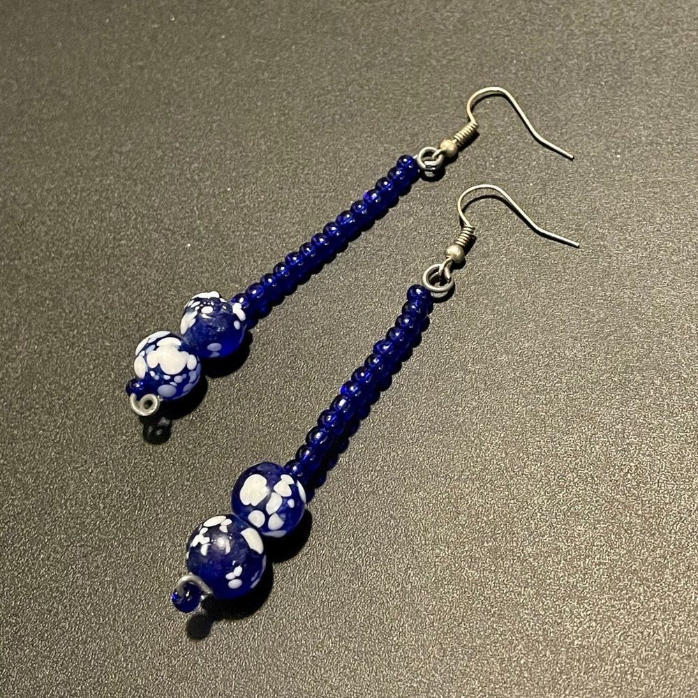 Handmade blue bead earrings - Picture 4 of 11